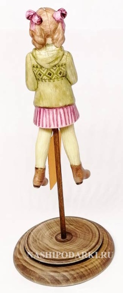 Кукла фарфоровая "Девочка с обезьянкой" 11см арт. 2542563