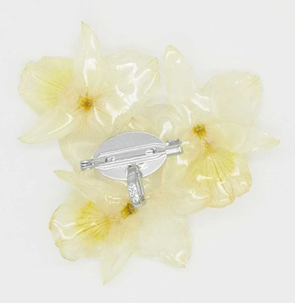 Орхидея белая в ювелирной смоле  7х8 см. арт. 75228 