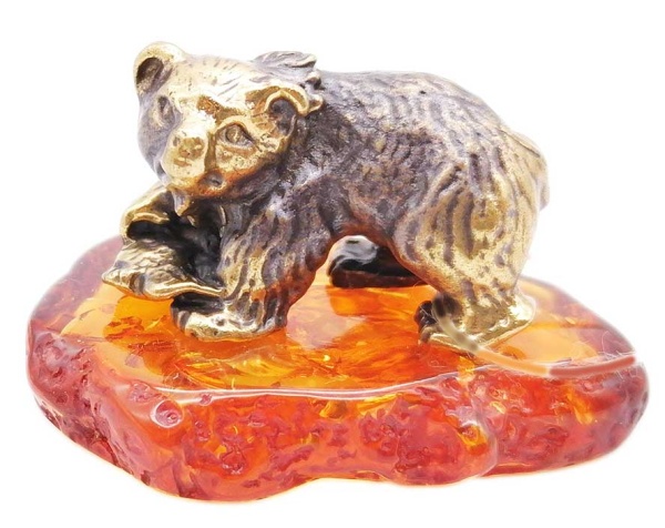 картинка Фигурка Медведь "Медведь с рыбкой" (Янтарь, латунь) 2,5х4 см. арт. 43454694 магазин 